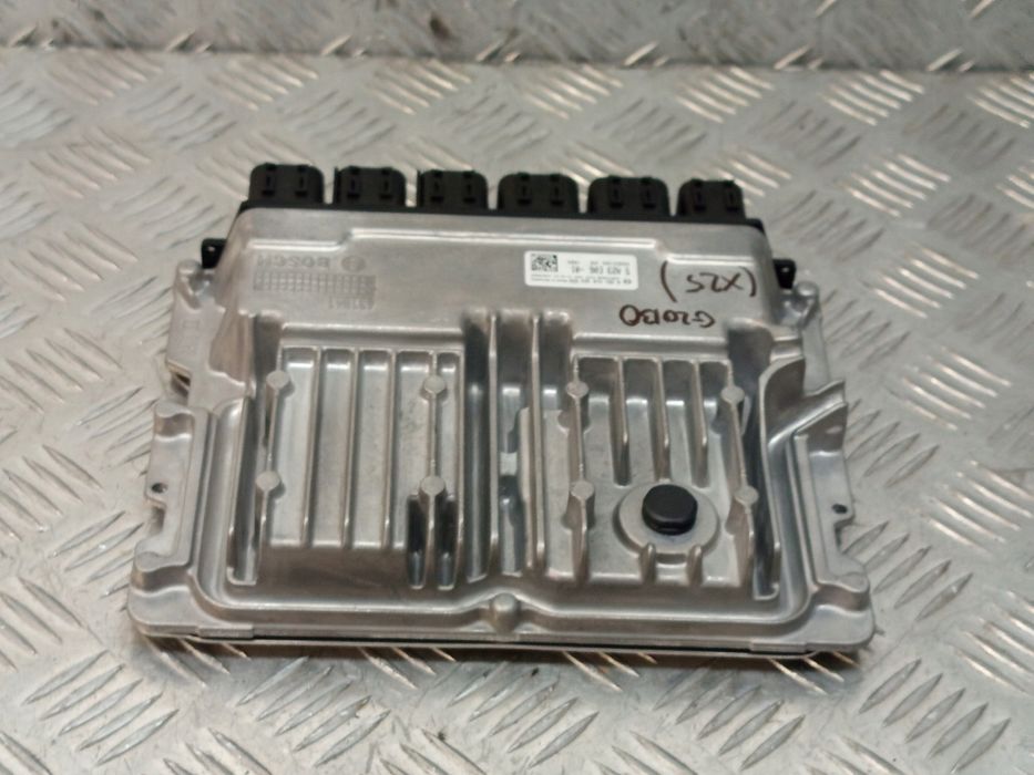 BMW G20 G30 Sterownik Komputer Silnika 5A23E06