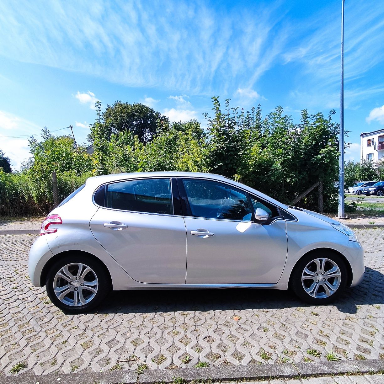 Peugeot 208 1.6 e-HDI ledy tablet navi