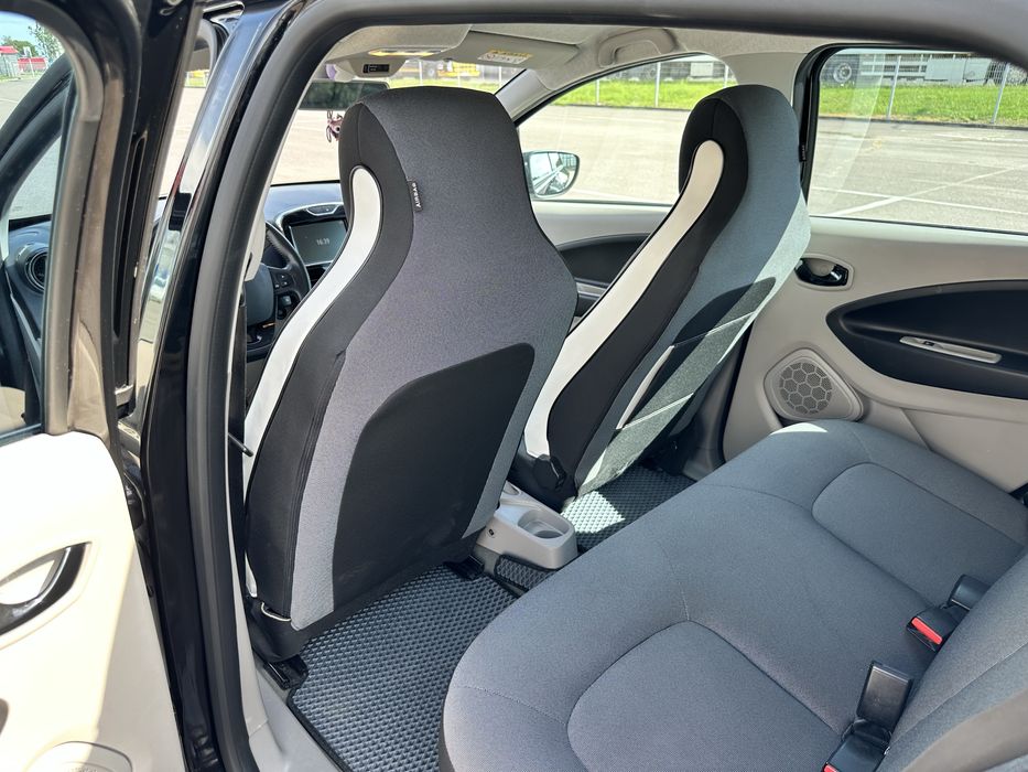 Renault Zoe 2015 рік електромобіль