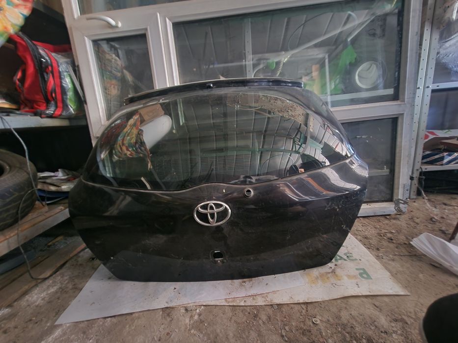 Продам багажник Toyota yaris 2008