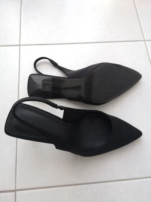 Sapatos senhora pretos Stradivarius T. 39 como novos!