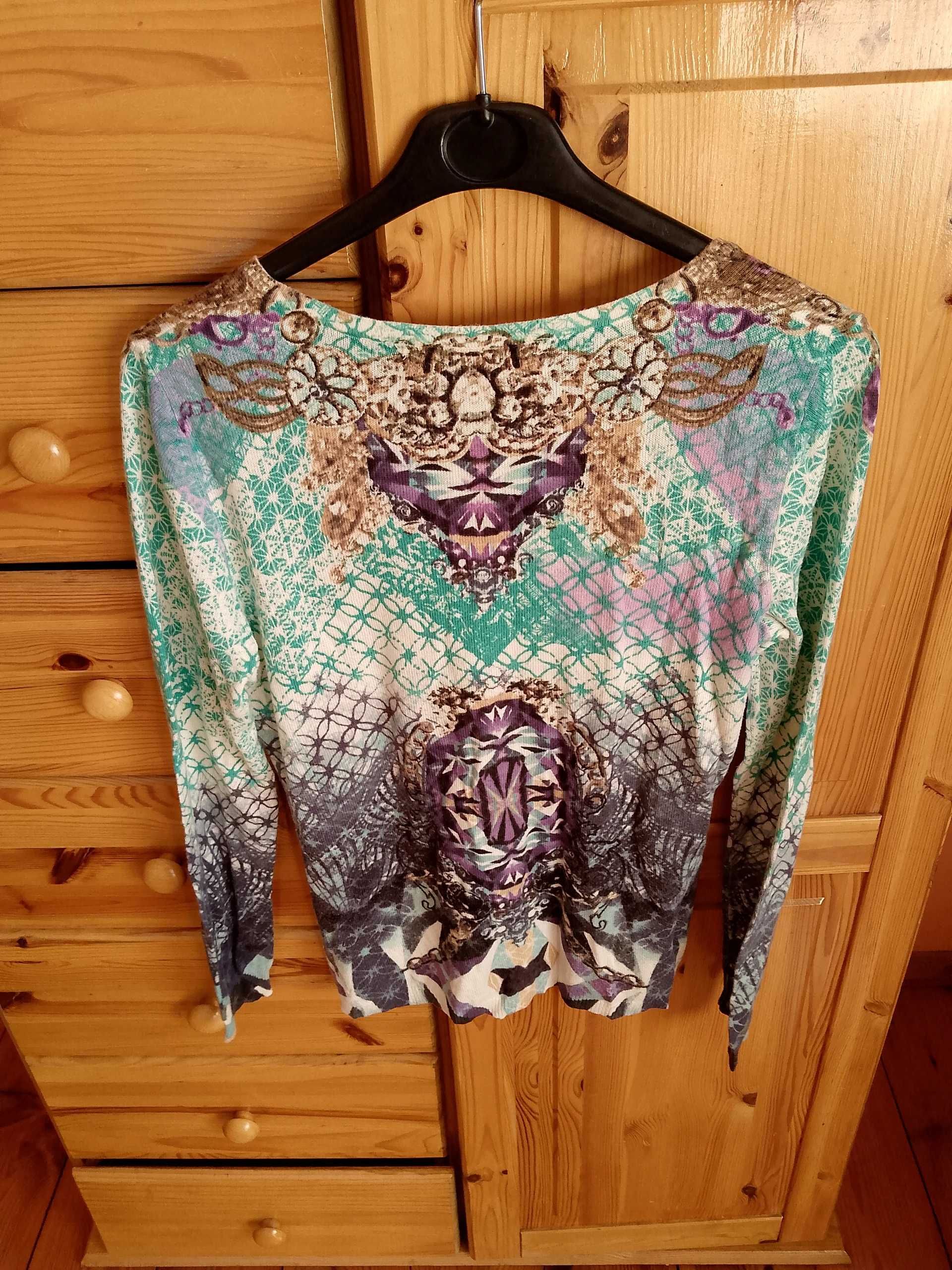 Sweter we wzory kolorowy