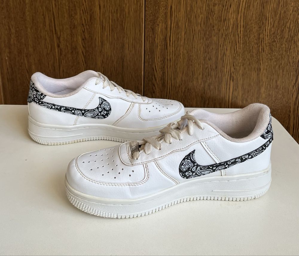 Фирменные шикарные кроссовки Nike air 39 размер, 25 см