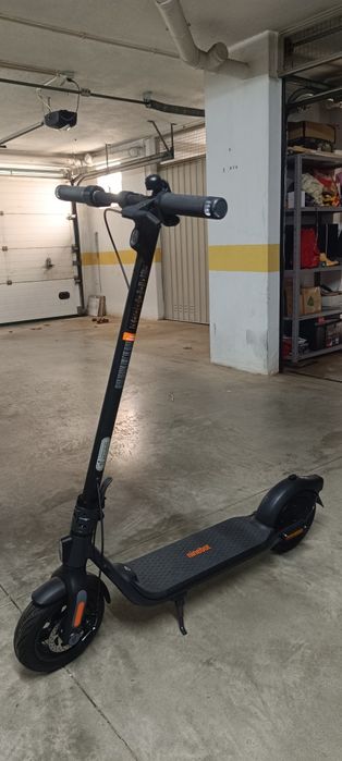 Trotinet Ninebot by Segway F2E