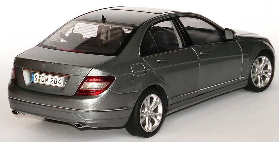 1:18 Mercedes C Klasse Avantgarde (W204) AUTOart Edycja Dealerska