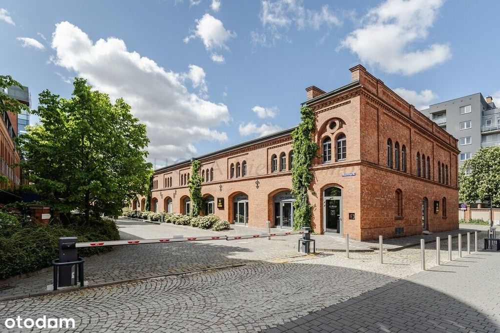 Stare Koszary przy City Park, różne moduły