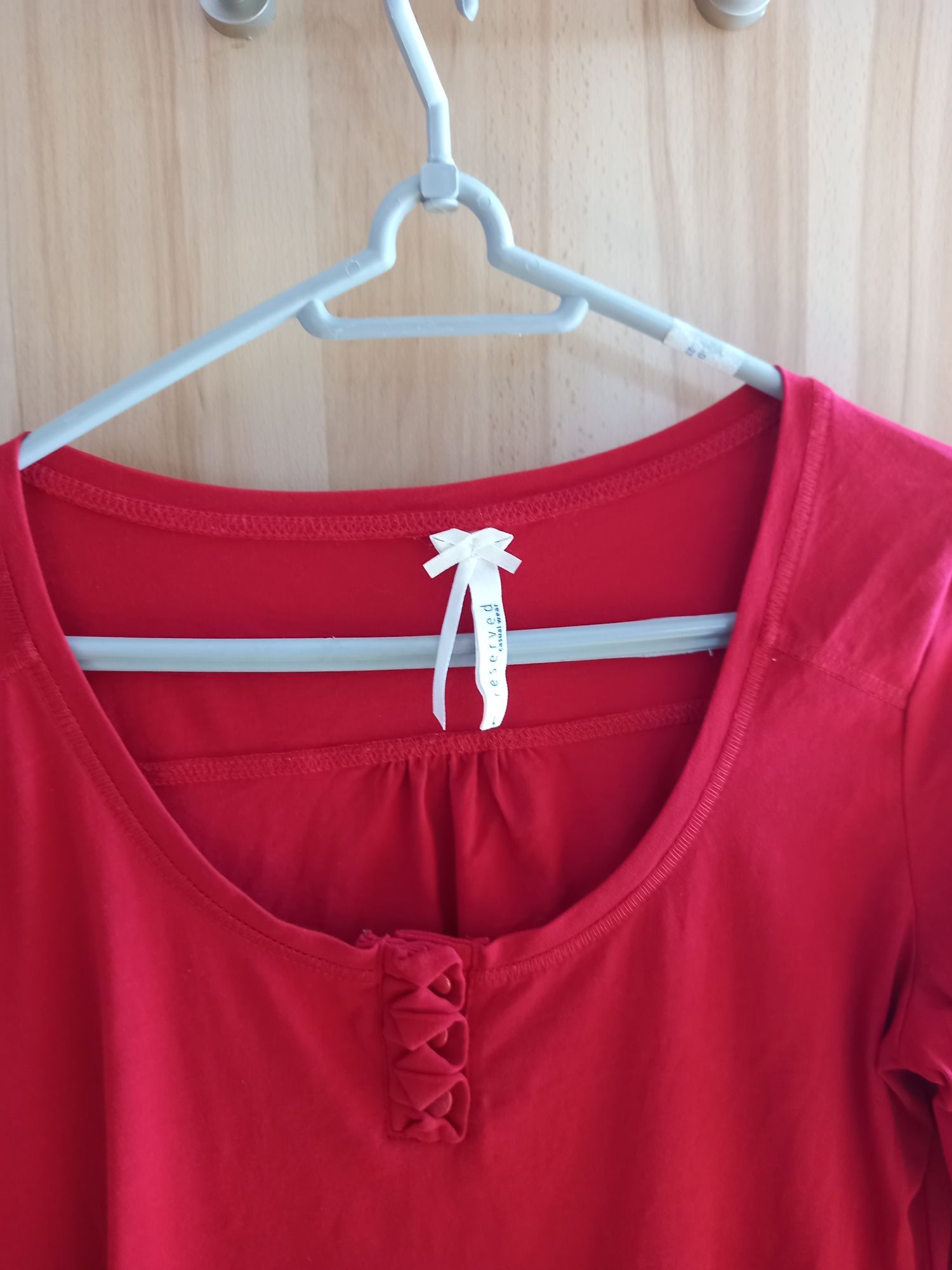 czerwony top basic bluzka z dekoltem Reserved