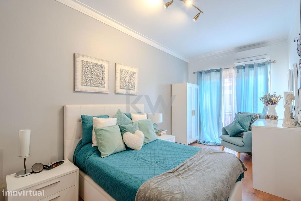 Apartamento T3 na Quinta do Serrado, próximo da FCT e Egas Moniz, Alma