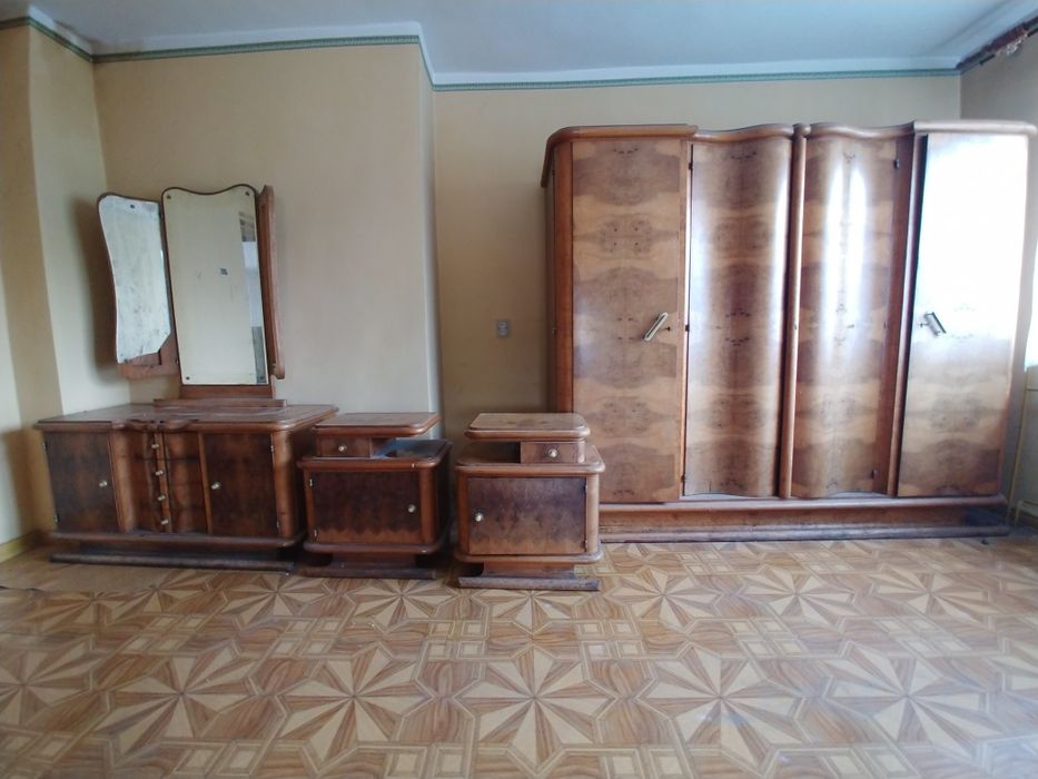 Komplet mebli drewnianych