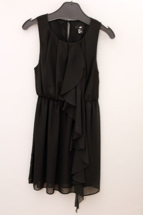 H&M mała czarna sukienka z falbanką 36 S BDB