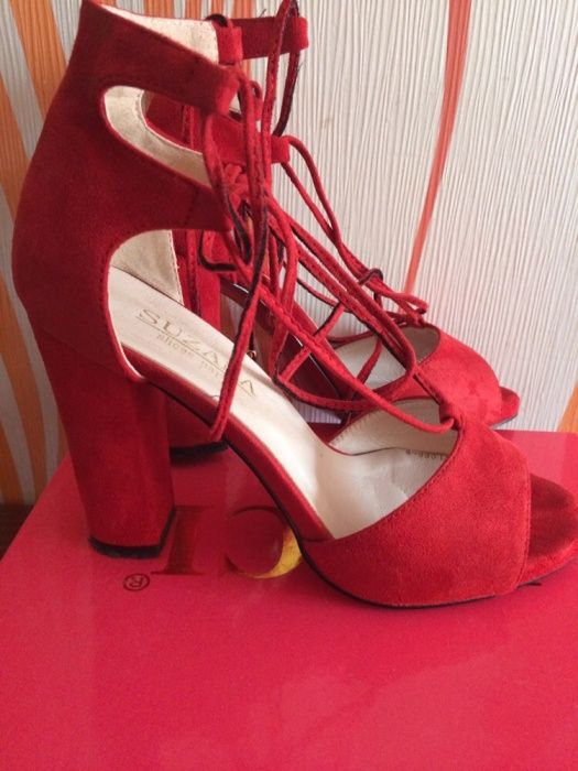 Красные босоножки 38 р.