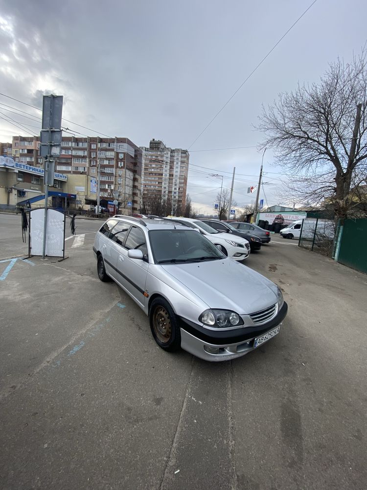 Toyota Avensis 2000