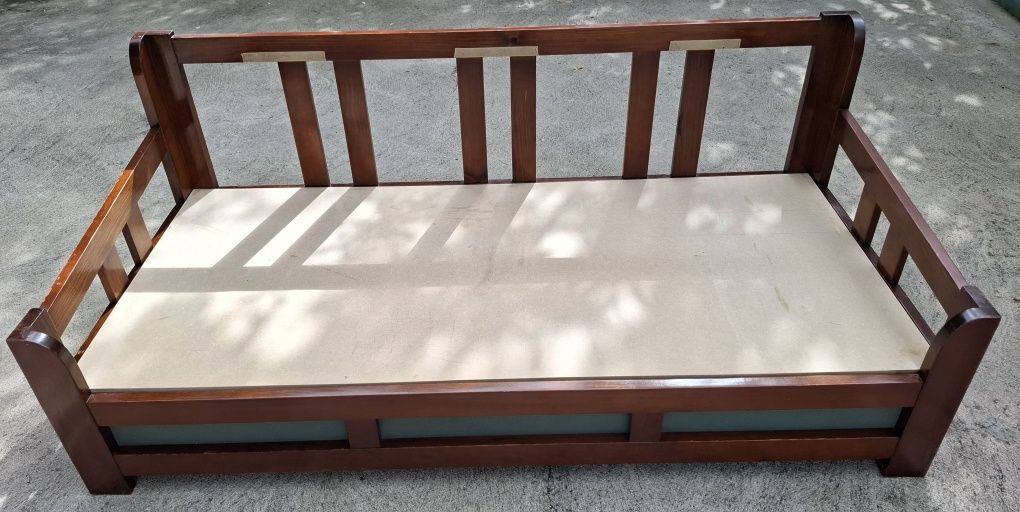 Sofa verde em pinho