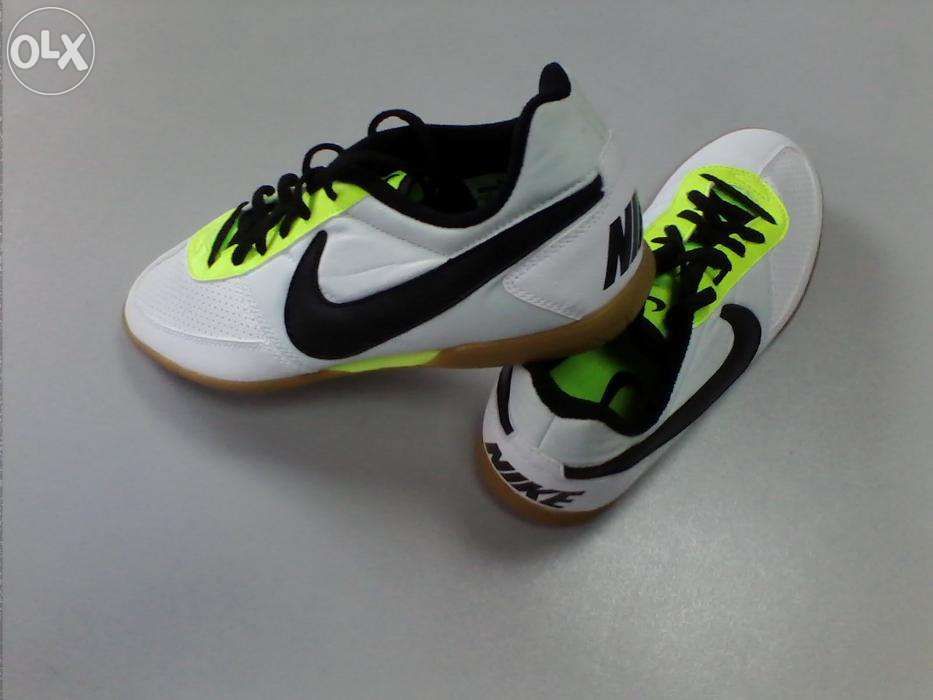 Nike futsal DAVINHO N.º 40 - novas e originais