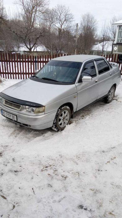 ВАЗ2110 2003 року випуску газ/бензин на повному ходу