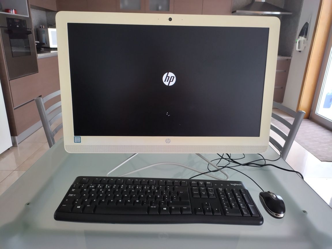 HP ALL-IN-ONE PC e002np Core i5  7; Geração