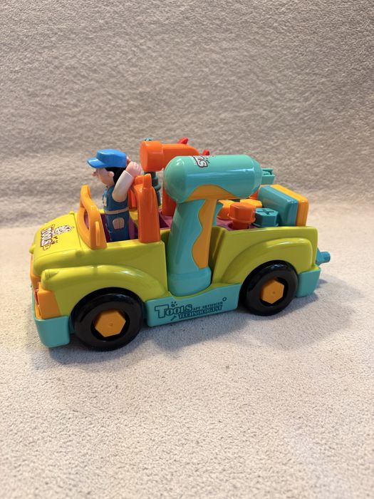 Машинка конструктор с инструментами