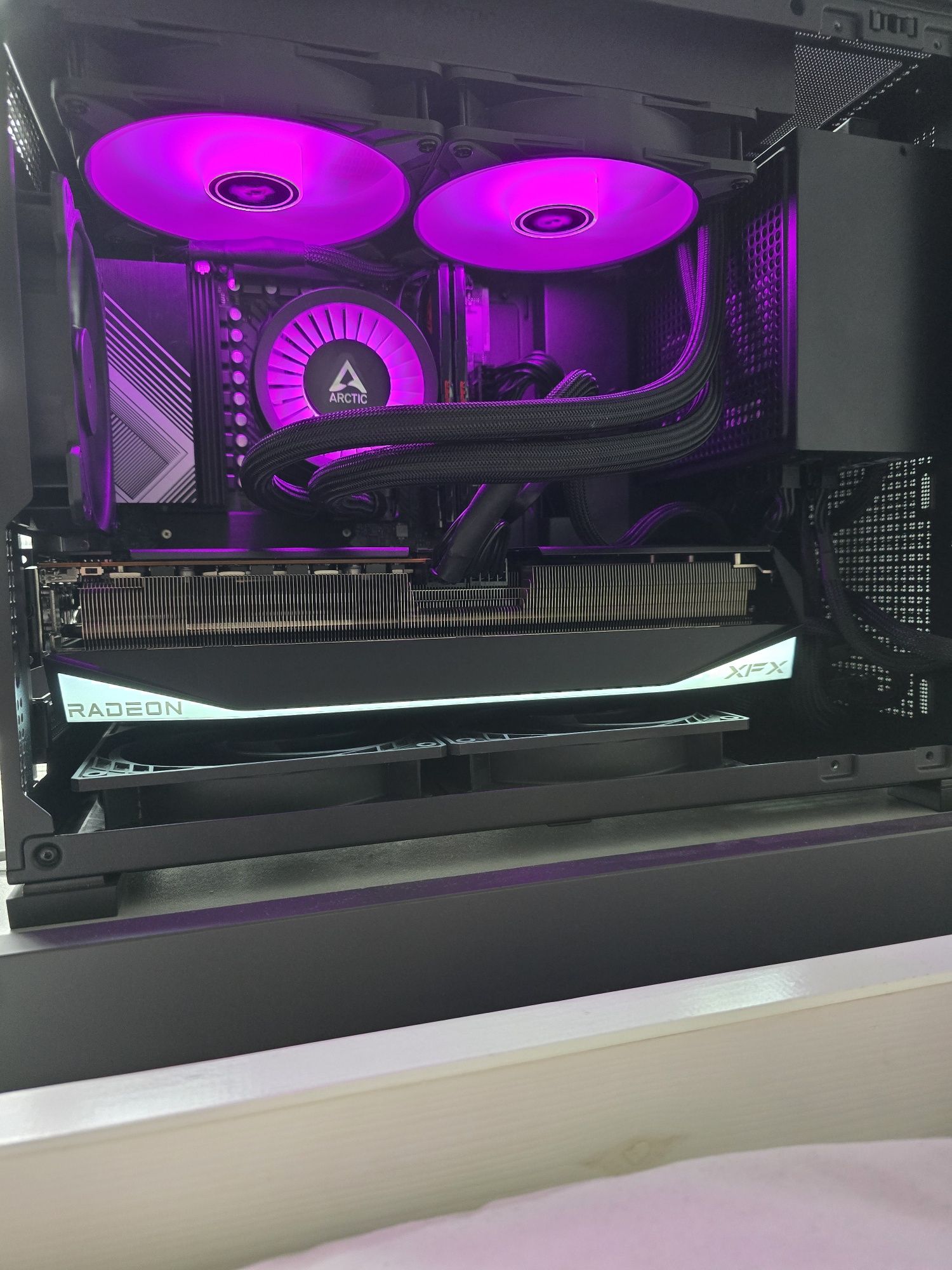 RADEON RX 9070XT XFX Marcury Gaming Gw do 06.20208r