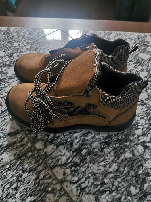 Buty robocze z metalowym podnoskiem, nowe