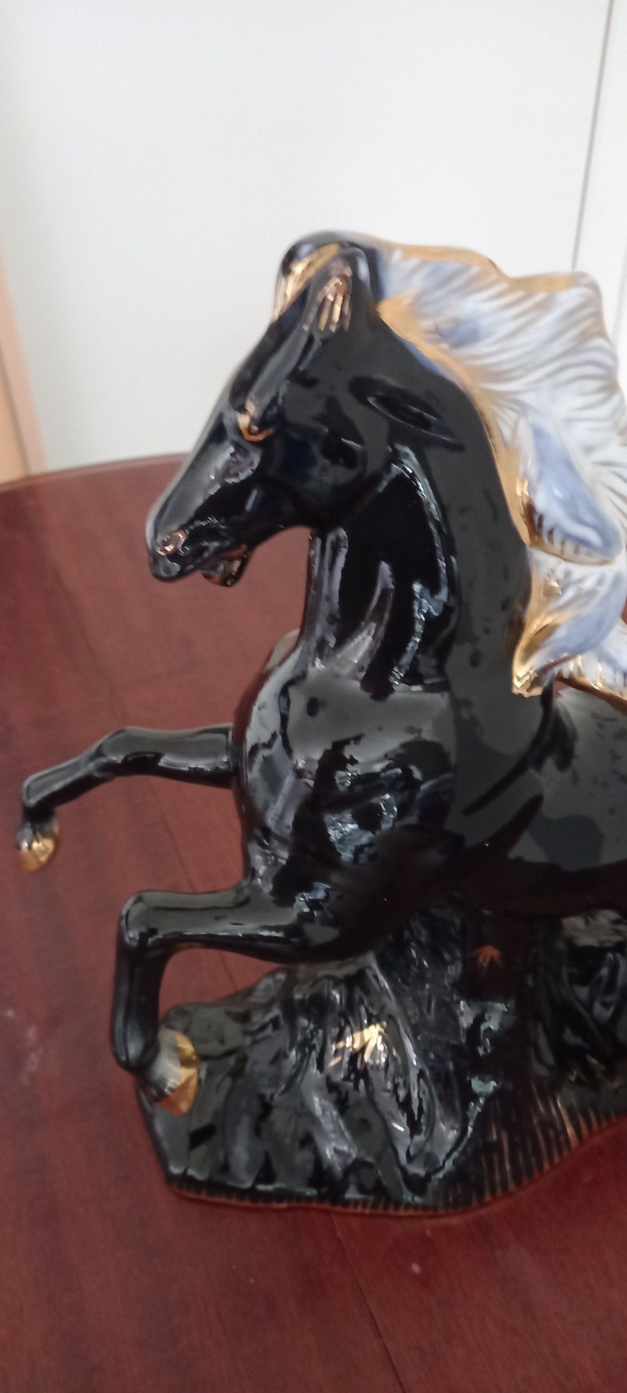 Duza Figurka porcelanowa Czarny Koń