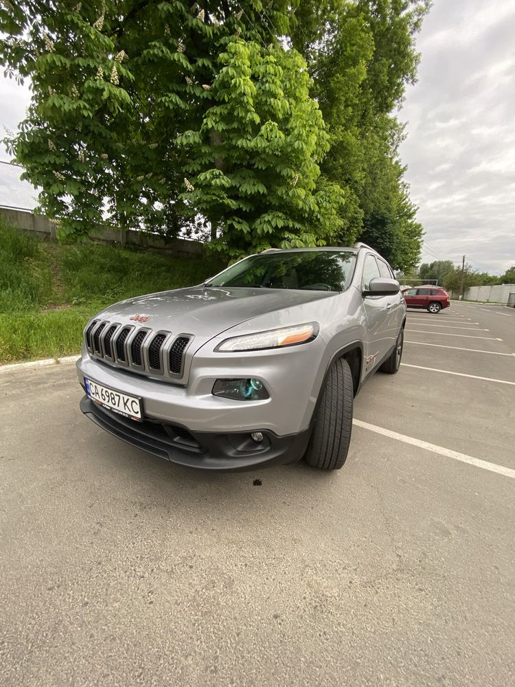 Jeep cherokee 4x4 2.4 ювілейна модель