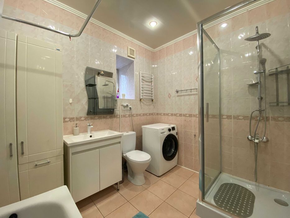 Продам 2-этажный дом в Подгородном, улица Низовая