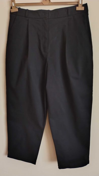 Spodnie damskie czarne typu barrel