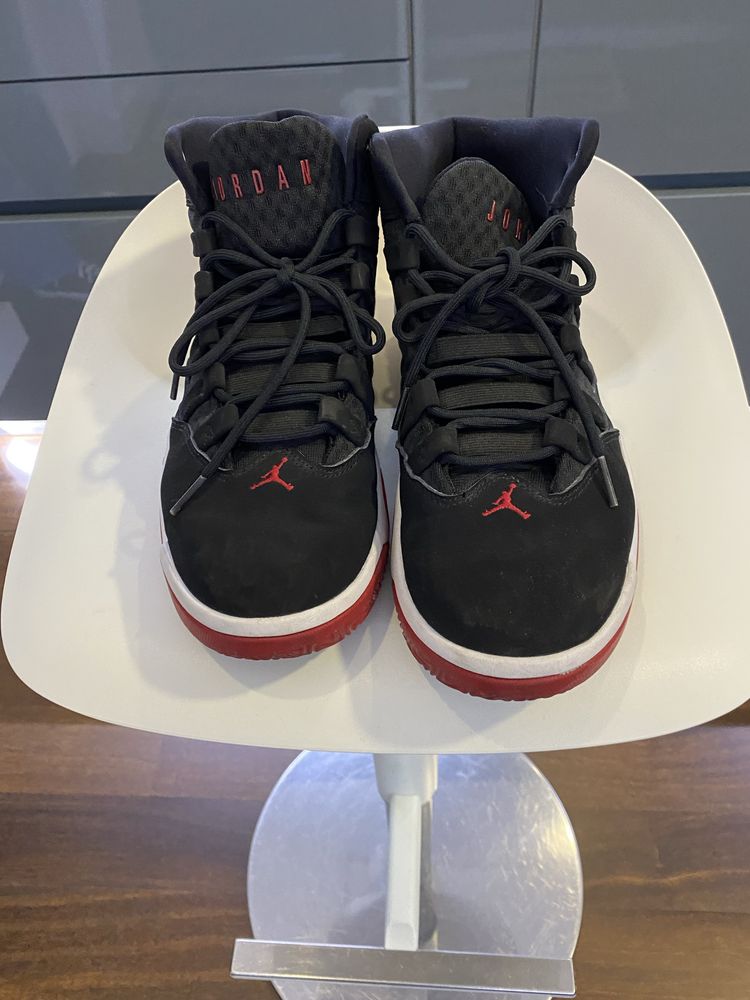 Jordan 11 black and red