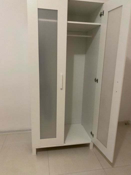 Szafa biała szkło
