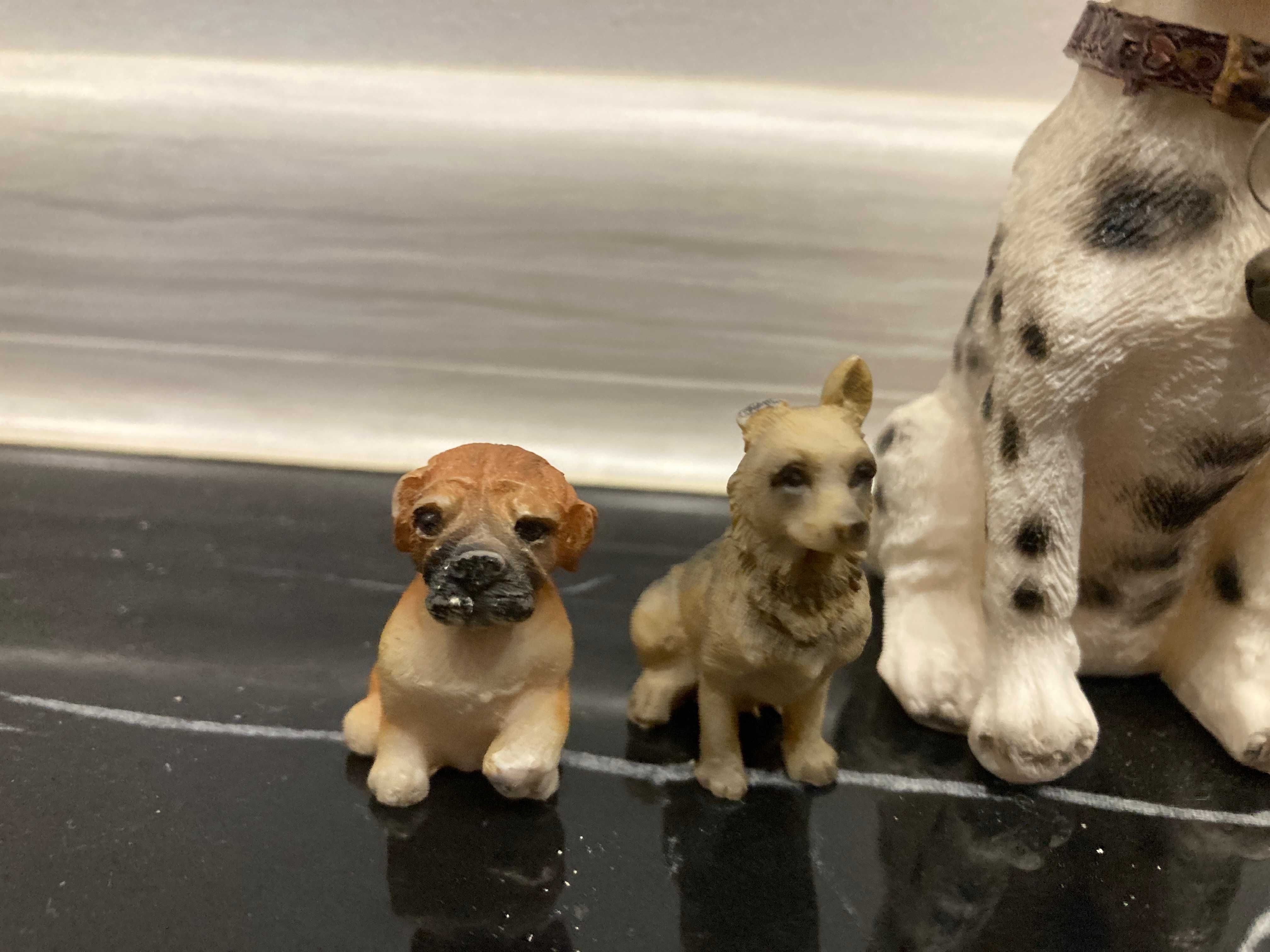 Figurki pieski 4 sztuki dalmatyńczyk i inne