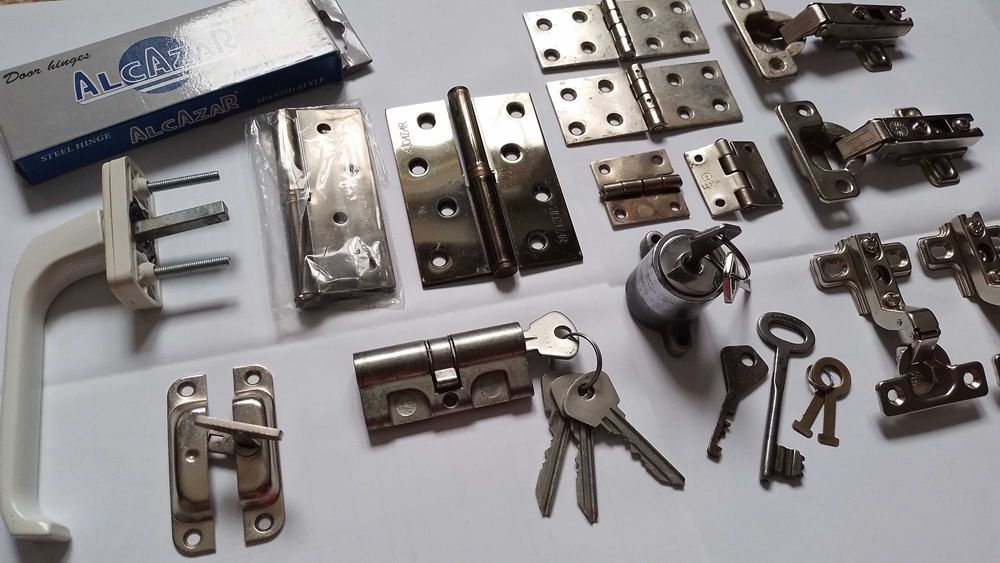 Мебельная фурнитура одним лотом!