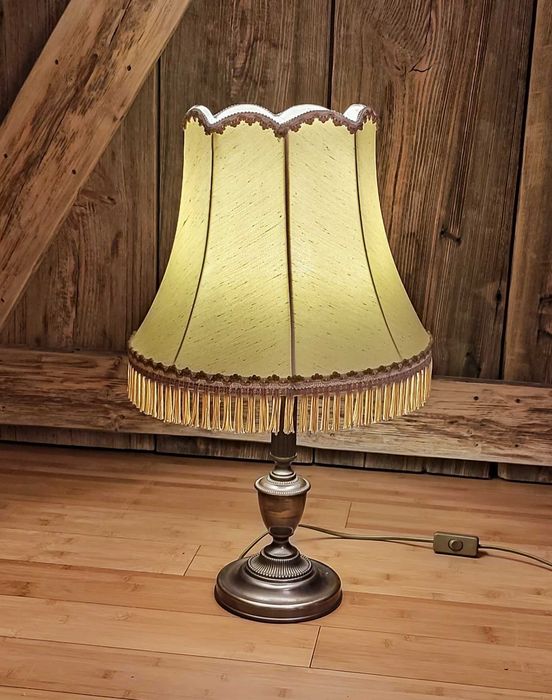 Mosiężna lampa stojąca...