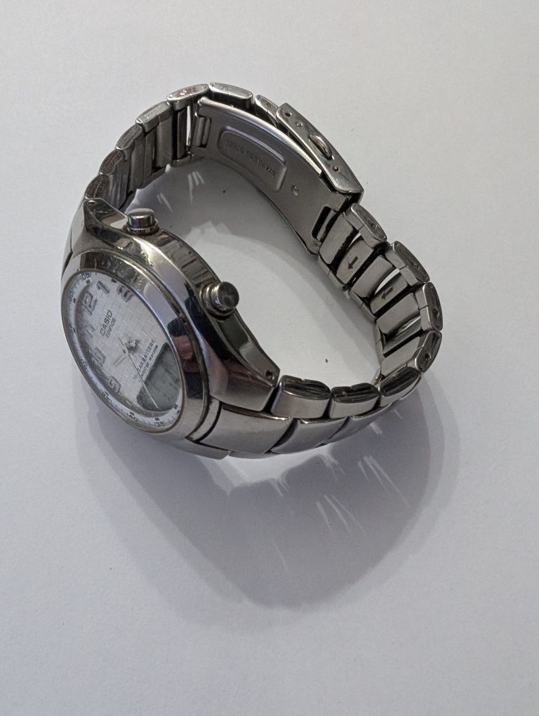 Zegarek męski Casio 2747 EFA 111