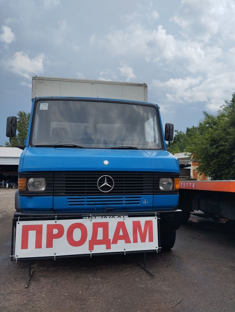 Автомобиль mercedes