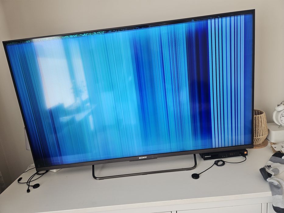 Sony KDL‑50W809C 50" – uszkodzony, dźwięk jest, na części.