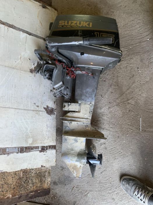 Suzuki 15 лодочний мотор 2тактний