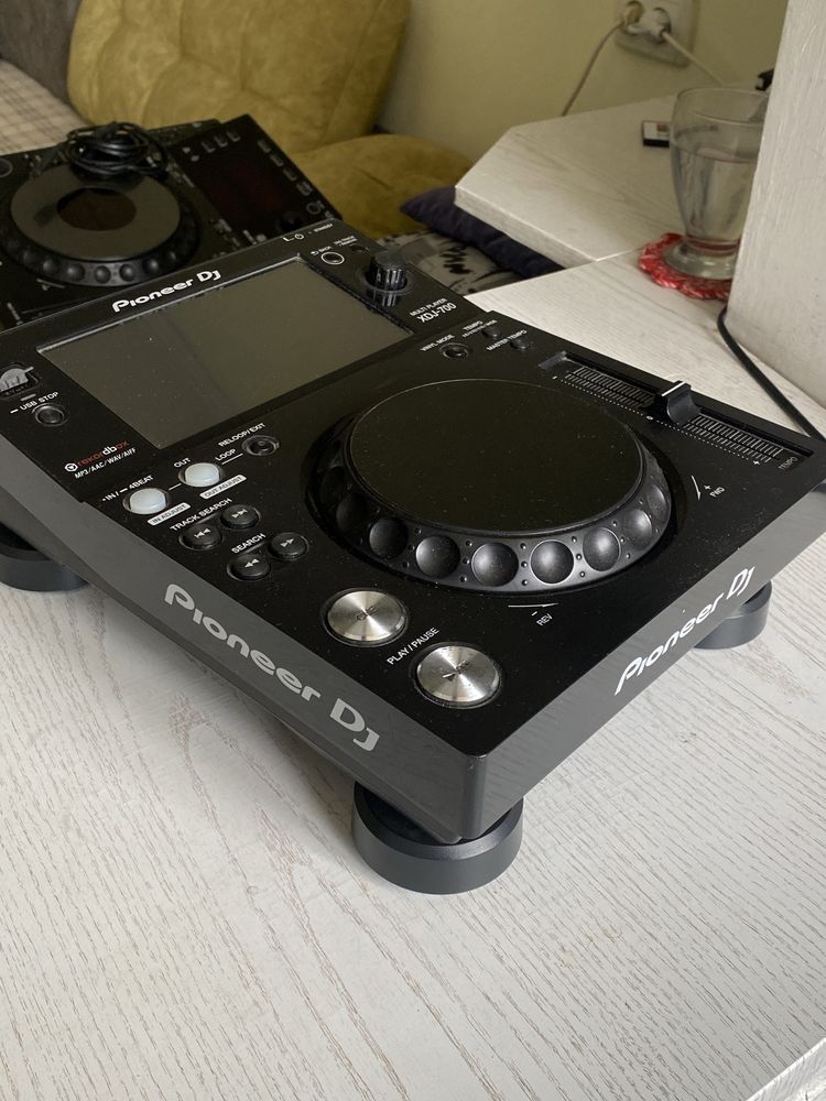 Програвач Pioneer XDj-700