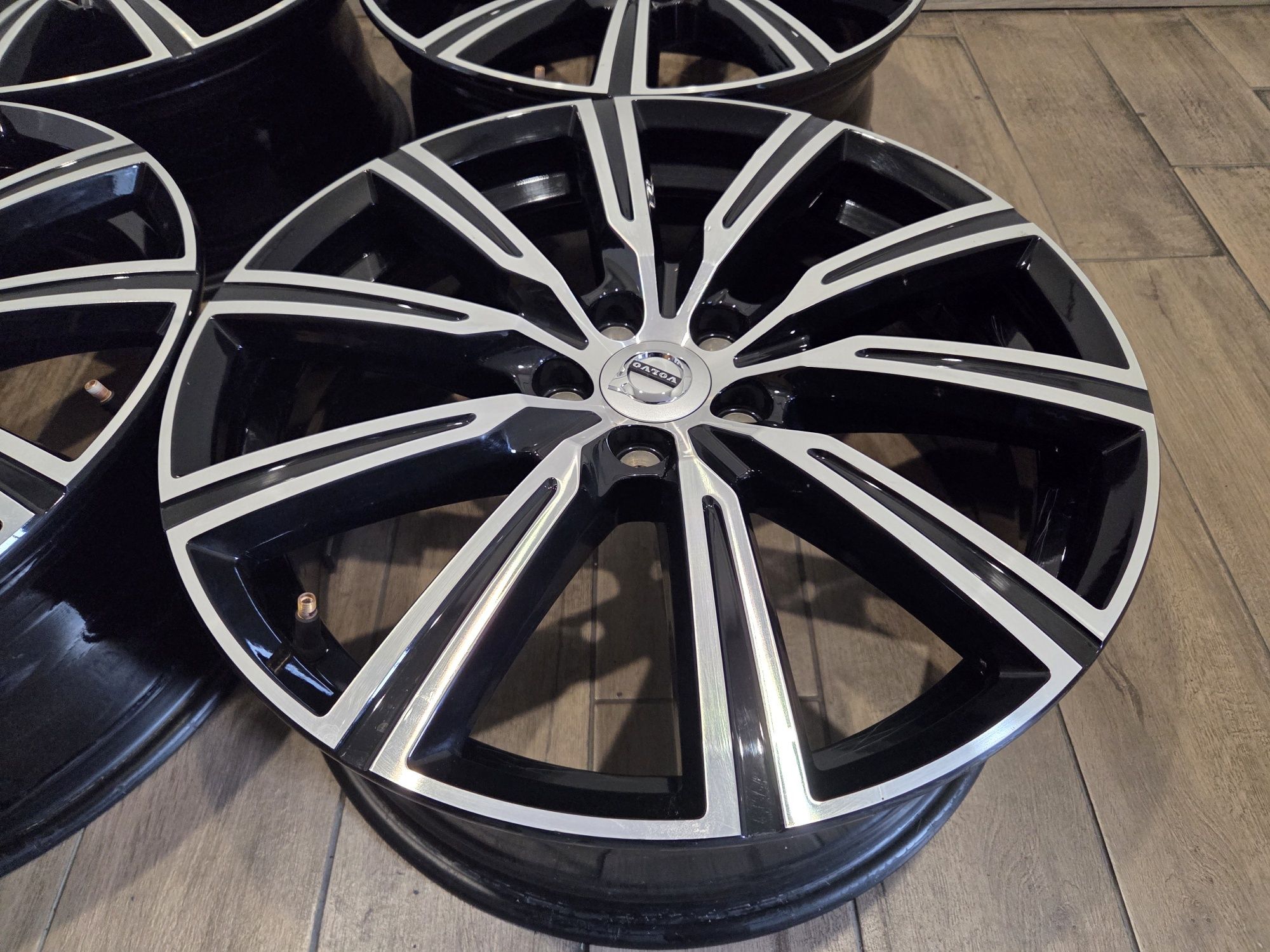 VOLVO 5x108 XC60 XC40 XC70 S90 V90 S40 V40 C30 S80 V70 Felgi 19