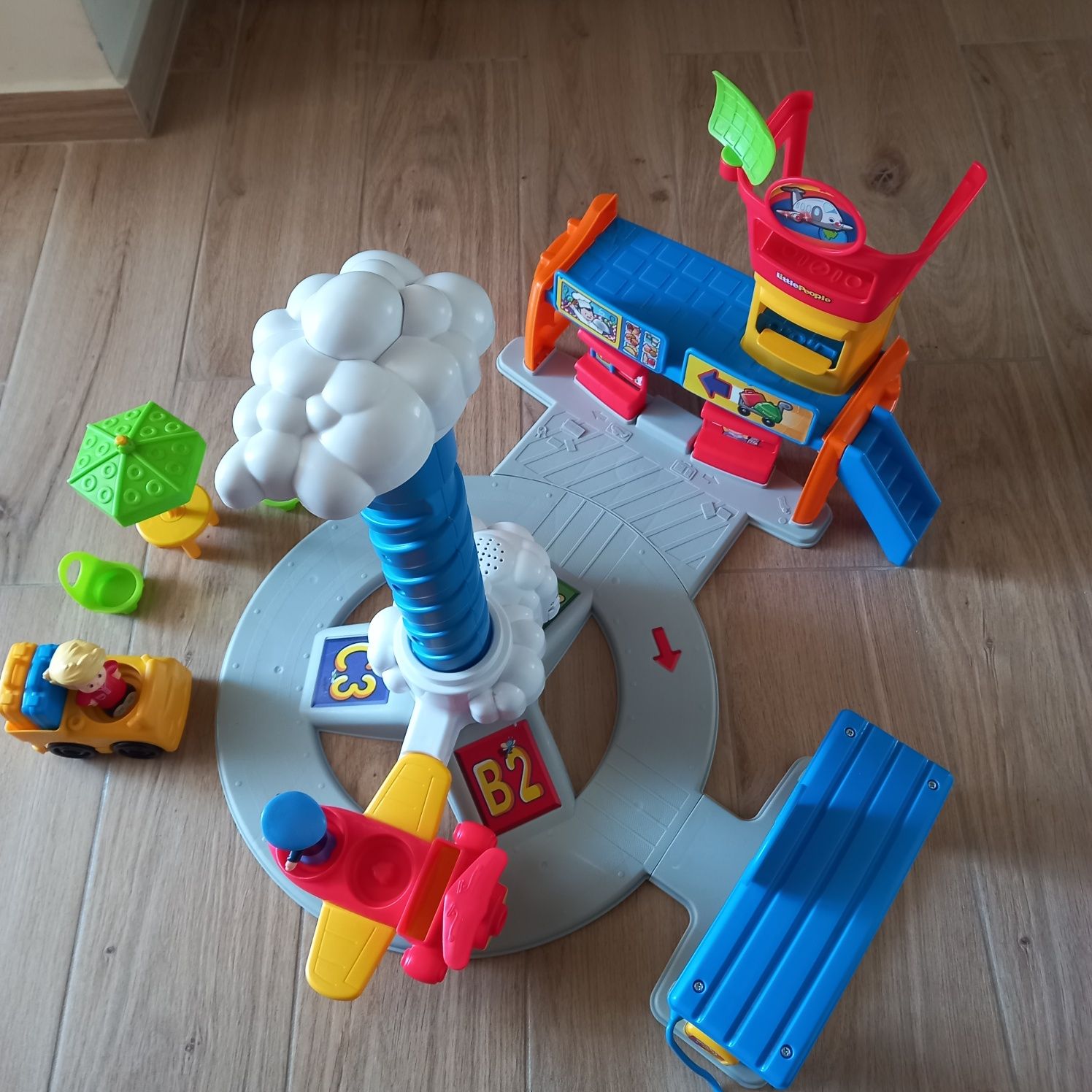 Lotnisko Fisher price, seria Little People, zabawka interaktywna