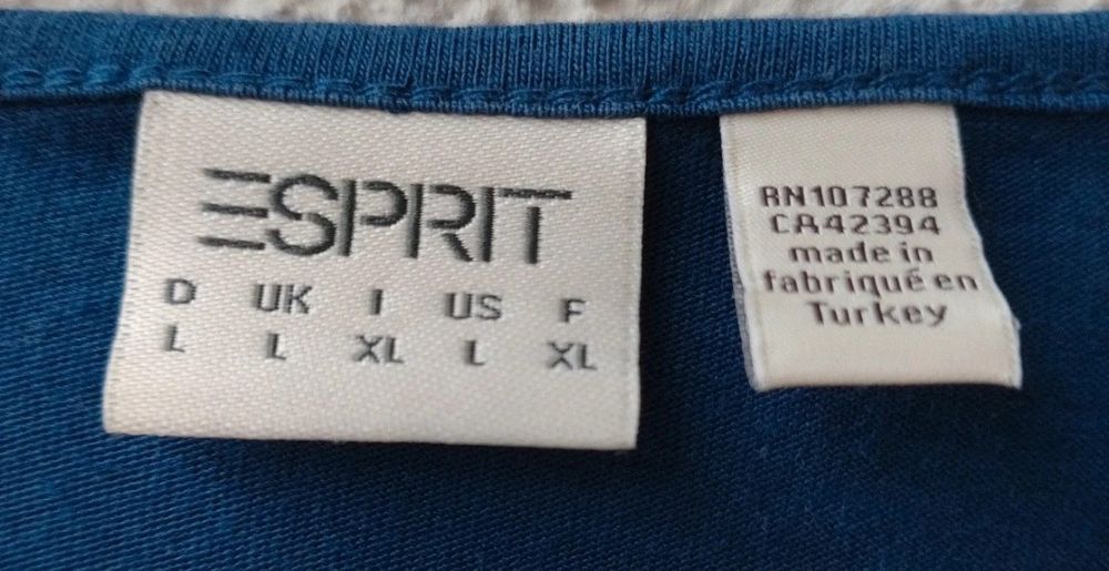 Sukienka z dekoltem firma Esprit