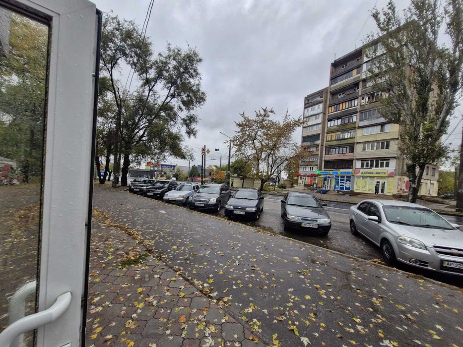 Здається приміщення на Правому березі