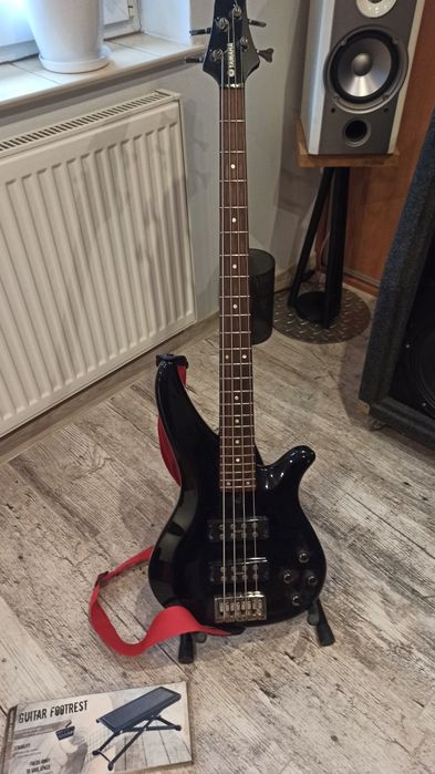 Gitara basowa Yamaha rbx 374 wzmacniacz Ashdown Mag 300 Evo 2