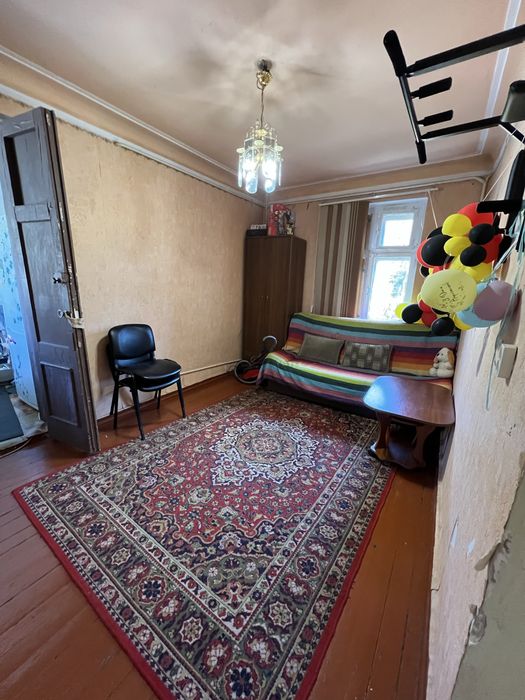 Сдам 3-и комнаты в 5-и комнатной квартире.