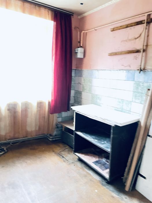 Продається 2 -х кімнатна квартира ст . Переяславська