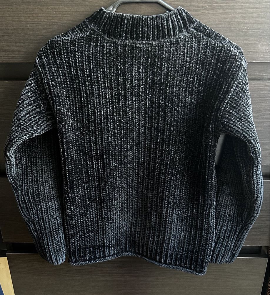 Czarny miękki sweter