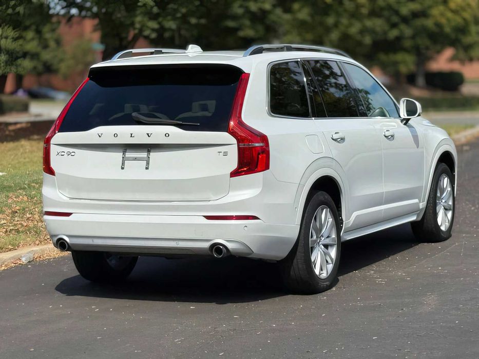 Volvo XC90      2018
