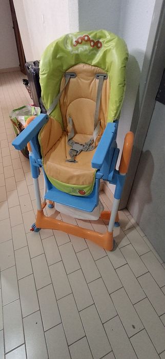 Cadeira de refeicoes intantil