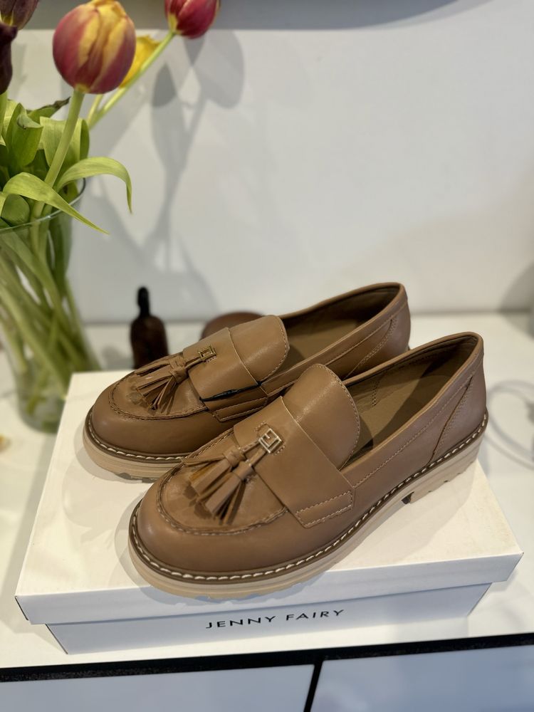 Nowe loafersy skórzane, 38