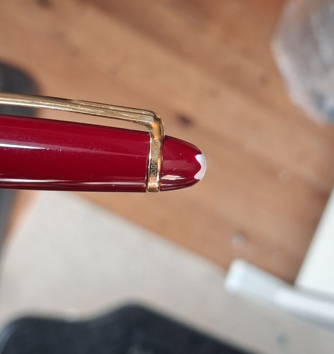 Caneta Rollerball Montblanc Classic burgundy e ouro