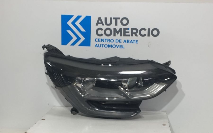 OTICA DIREITA RENAULT MEGANE IV  [15-22]